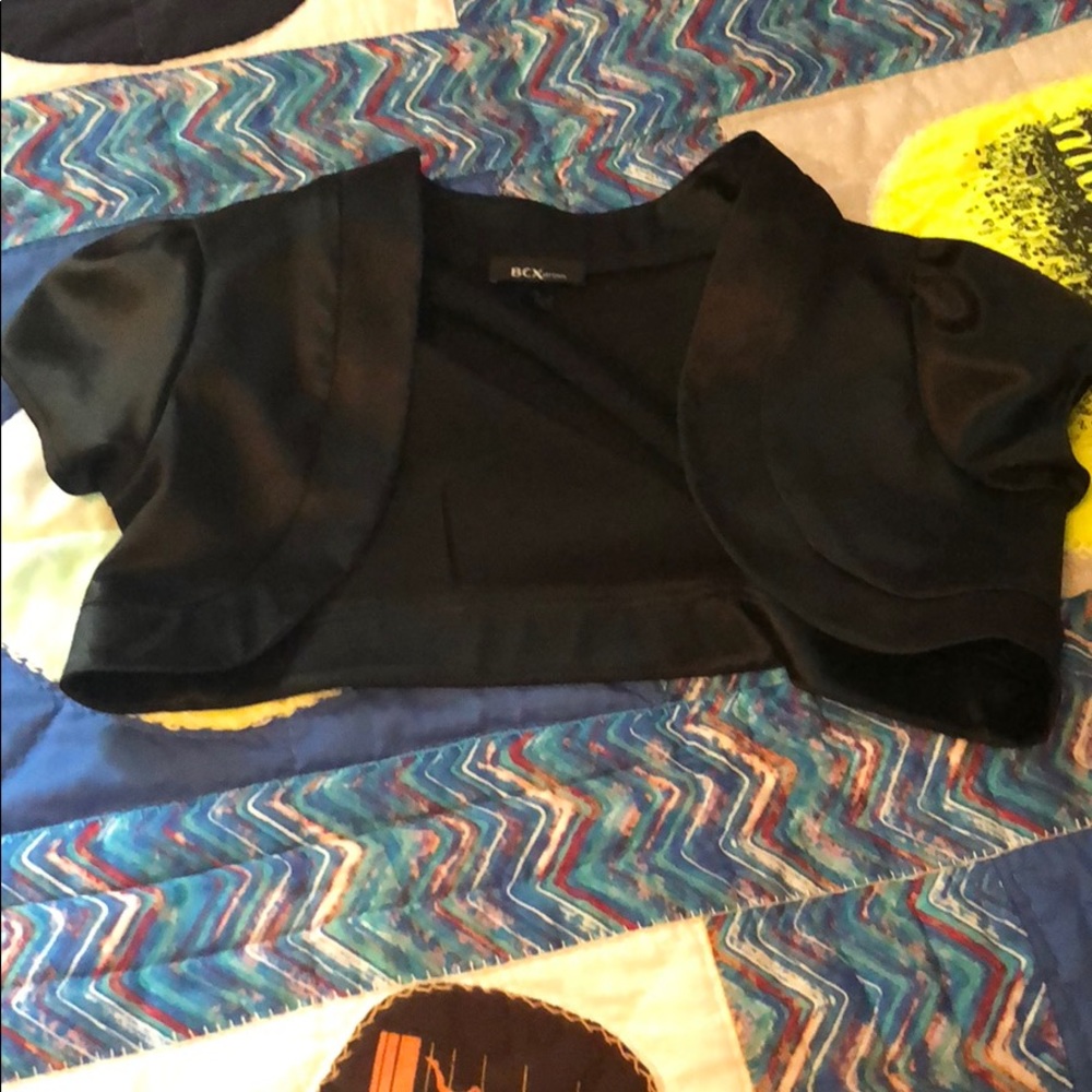 Black crop shoulder cover